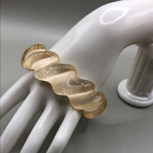 Vintage wave wavy lucite glittery sands lucite bangle bracelet sculptural